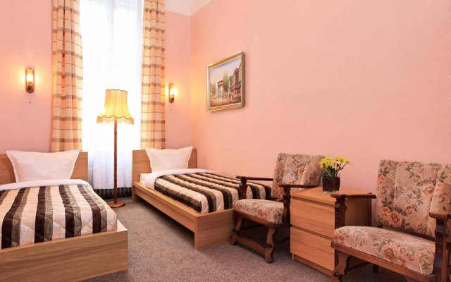 Hotel - Pension Cortina