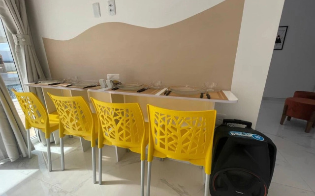 Belo Chal La Casa de La Familia Vista Piscina