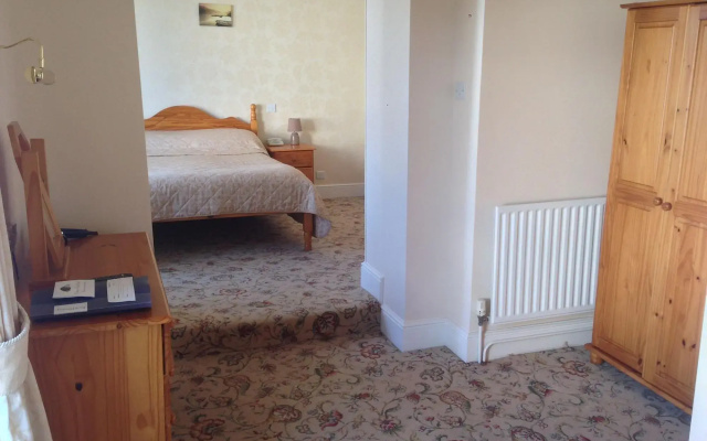 Falcon's Nest Self Catering Apartments — фото 2