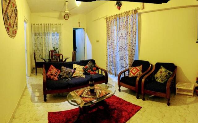 Artistic 2BHK in the downtown close to everything