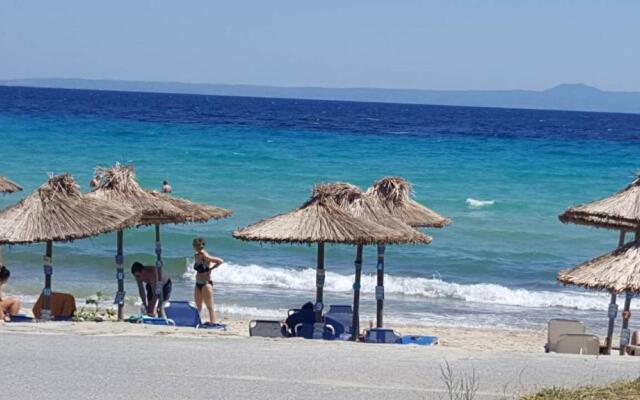 Villa Evita , Athytos wonderful ,63m2,a/c