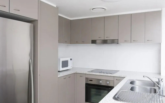 Skyline Court Apartments