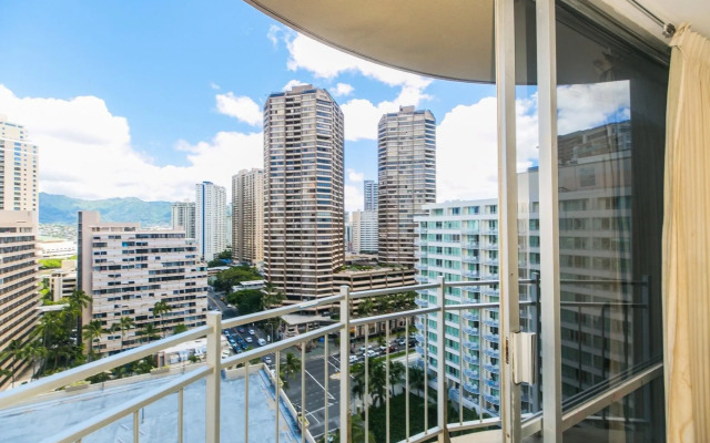 Ilikai Marina 1783 Condo - One Bedroom, Full Kitchen & Free Wifi by RedAwning