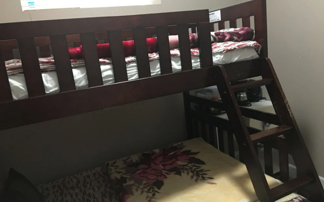 WHITEHOUSE Guesthouse