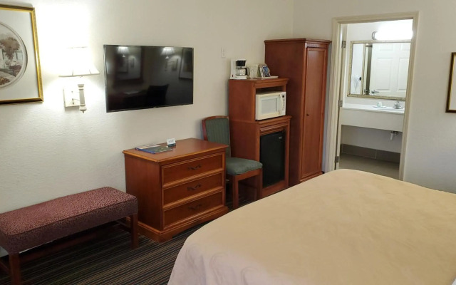 Quality Inn & Suites Biltmore East