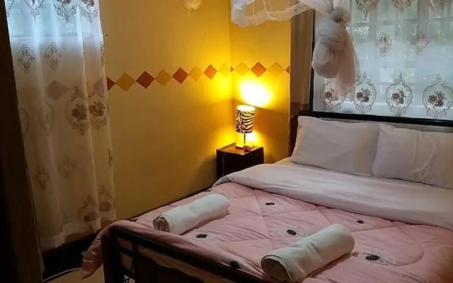 Lux Suites Weavers Haven Guest House