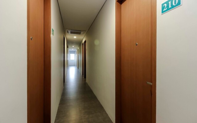 RedDoorz Plus near Tebet