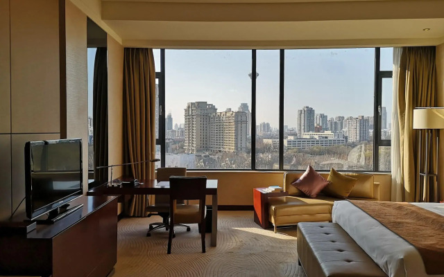 Renaissance Tianjin Lakeview Hotel