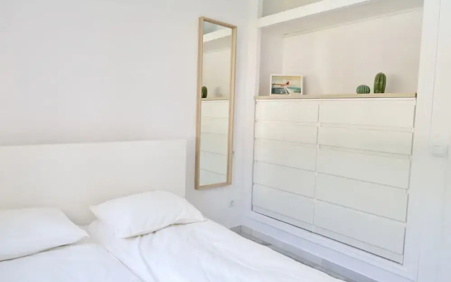 New Skandinavian penthouse-5min to beach