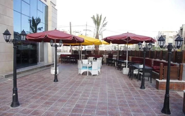 7 Days Hotel Apartments