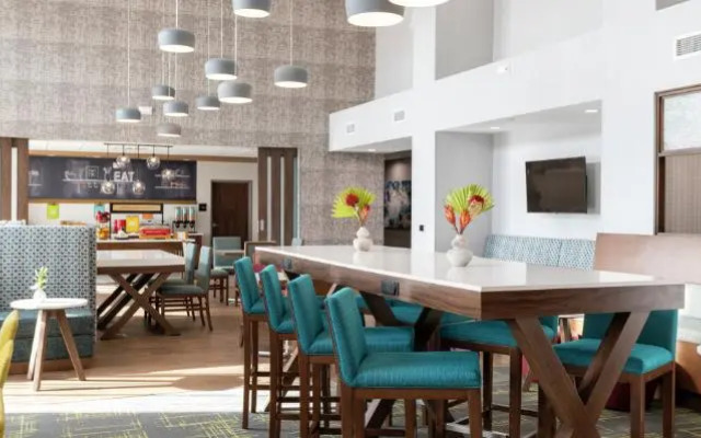 Hampton Inn & Suites by Hilton Toronto Downtown