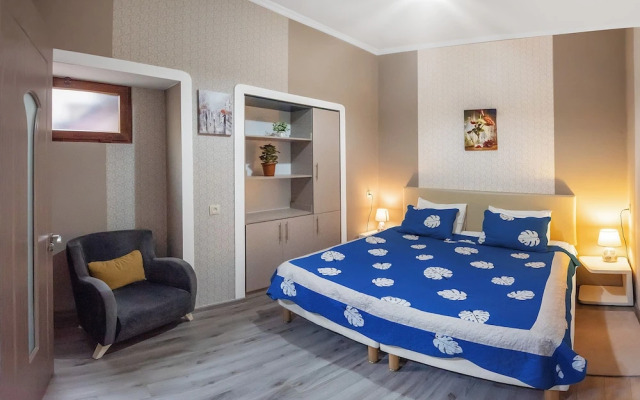 H&B apartments Qolga