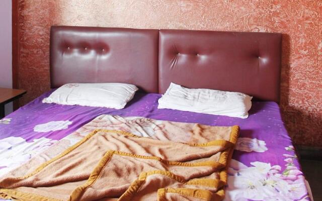 Hotel R K Plaza