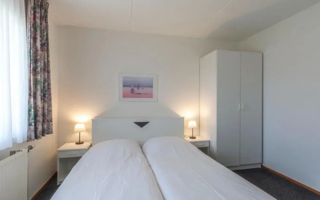 Spacious Holiday Apartment for 4 People