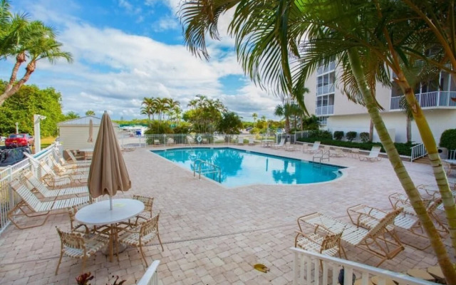 Bonita Beach & Tennis Condo