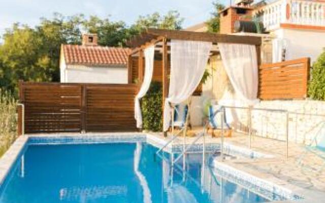 Rustic Apartment Mariva