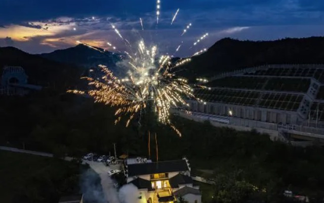 Jiuhuashan Guiyuantian Juju Homestay