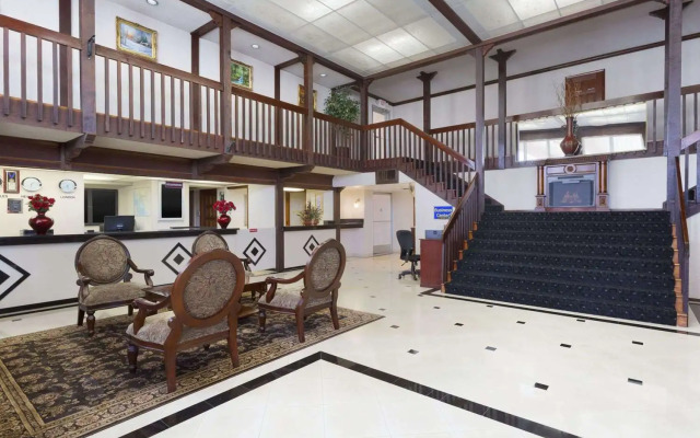 Travelodge Orange County Airport  Costa Mesa