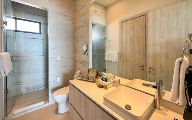 Sandy Beach 2BR Beachfront Getaway