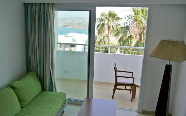 Theo Sunset Bay Hotel