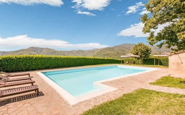 Charming Holiday Home With Swimming Pool In Rufina