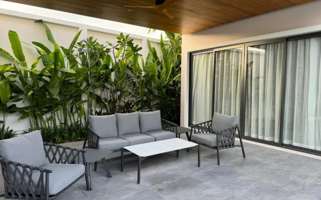 Breeze Villa with maid by Lofty