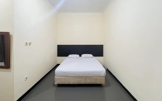 Urbanview Hotel Transit Near Bandara Sultan Hasanuddin