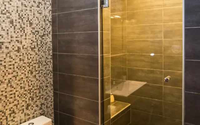 Beautiful Modern Aprt with 1BR in DT Athens