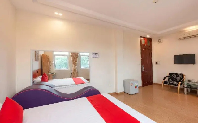 OYO 472 Lenka Hotel