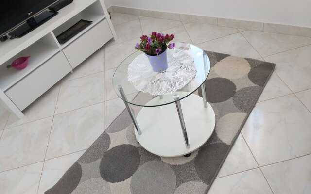 Homely Apartment in Trogir near Beach