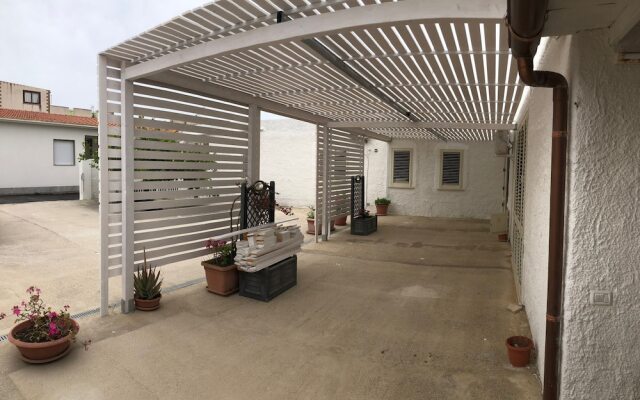 Villa a few Steps From the sea