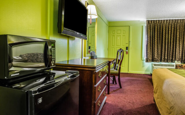 Econo Lodge Pittsburgh