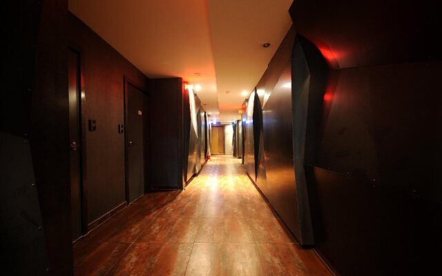 WOW Motel