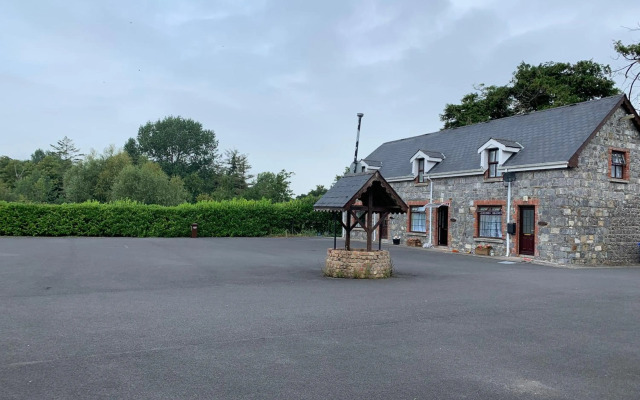 Cut Limestone Apartment Riverside Lodge