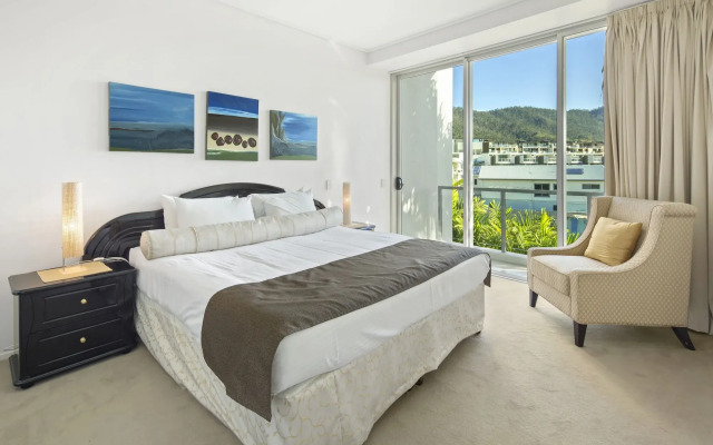 Peninsula Airlie Beach