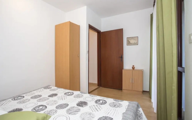 Apartment 34