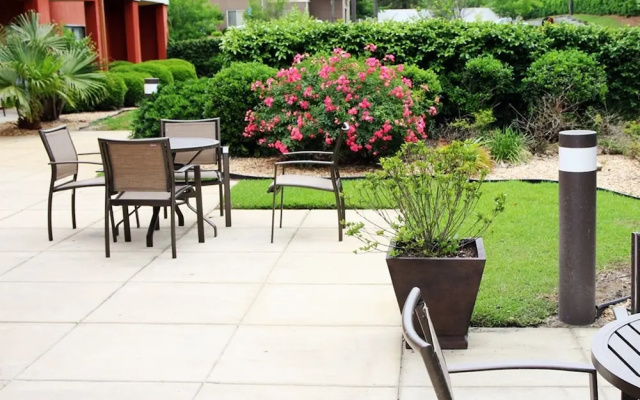 Tifton Inn & Suites