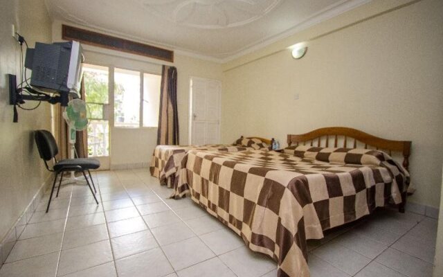 Golden Tripod Hotel