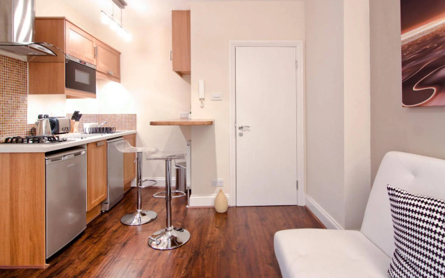 SHQ Apartments