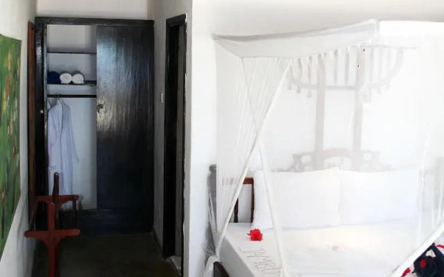 Moonshine Uroa Boutique Hotel