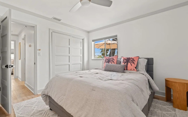 Stylish Villa Near Treasure Island Beaches