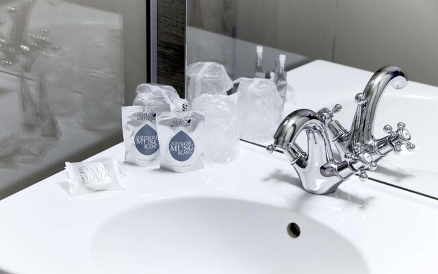 Brit Hotel Essentiel CHOLET