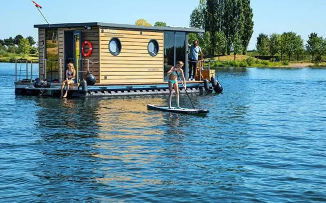 Nice Houseboat in Kinrooi for Rent