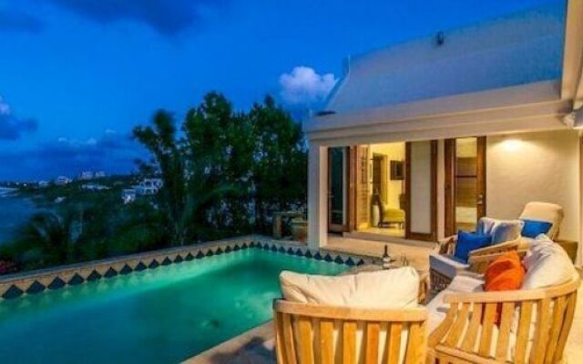 Waves on Shoal Bay Villa