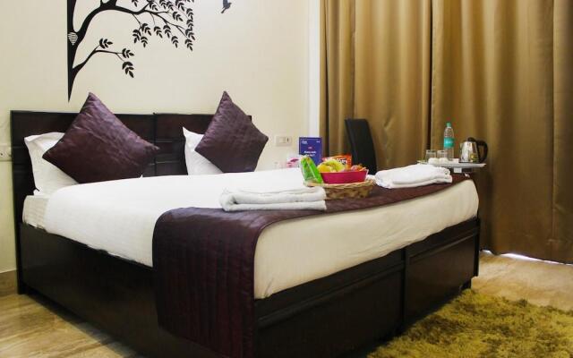 Hotel Delhi Marine Club Gurgaon