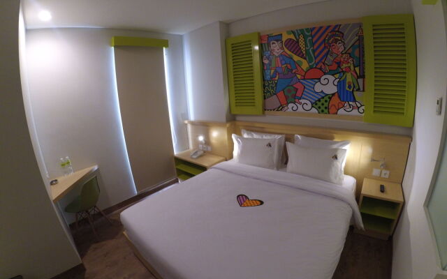 MaxOneHotels.com at Kramat