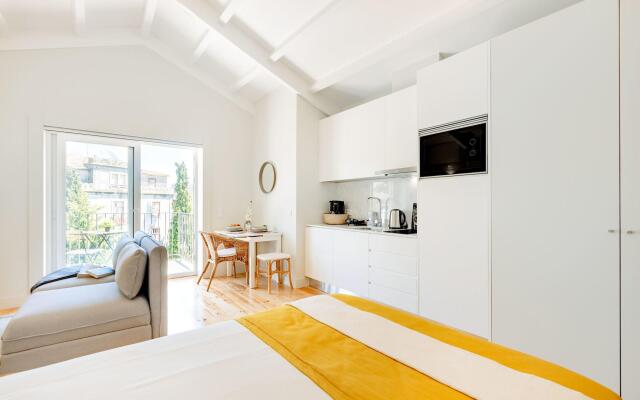 Porto Downtown Studio with Balcony