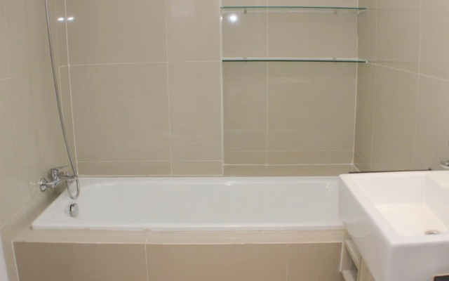 Spacious And Elegant Studio Azalea Suites Apartment
