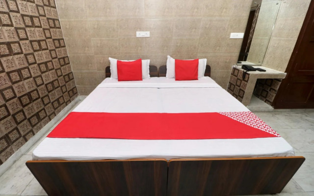 OYO 23066 Shiv Guest House