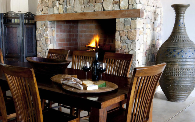 Tamodi Lodge and Stables